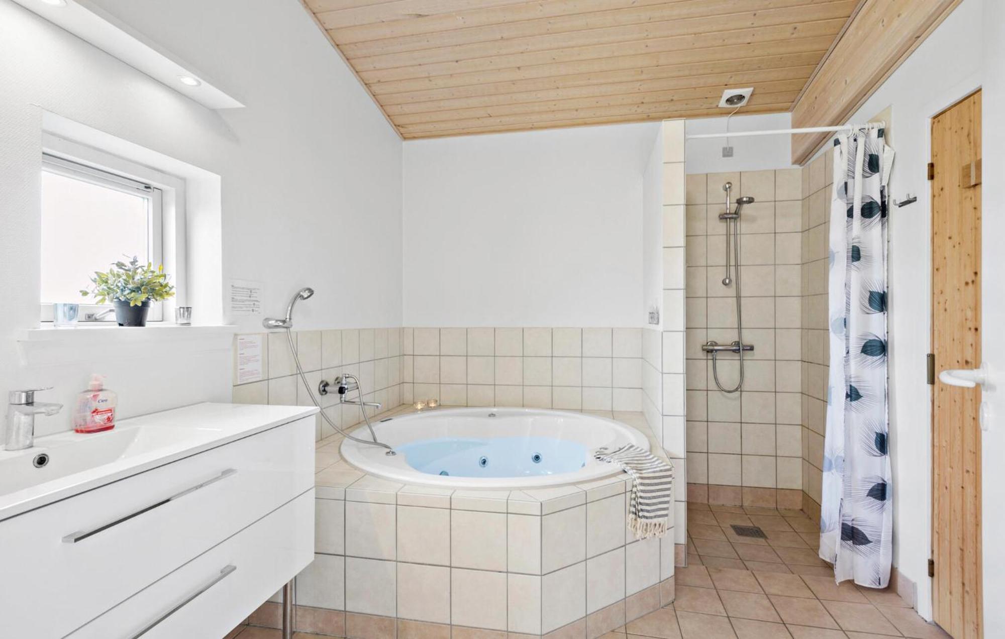 4 Bedroom Nice Home In Faaborg Exterior photo